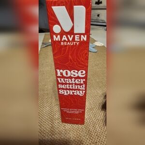 NIB Maven Rose Water Setting Spray